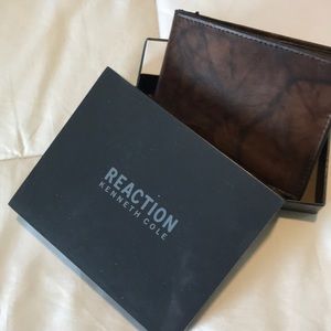 Kenneth Cole men’s leather 8 slot brown wallet